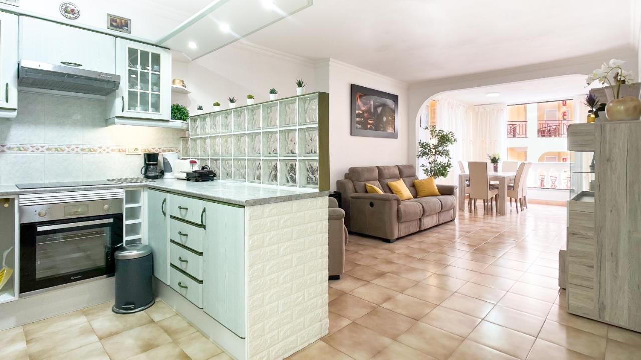 Korallia Guesthouse Castle Harbour Los Cristianos  Esterno foto