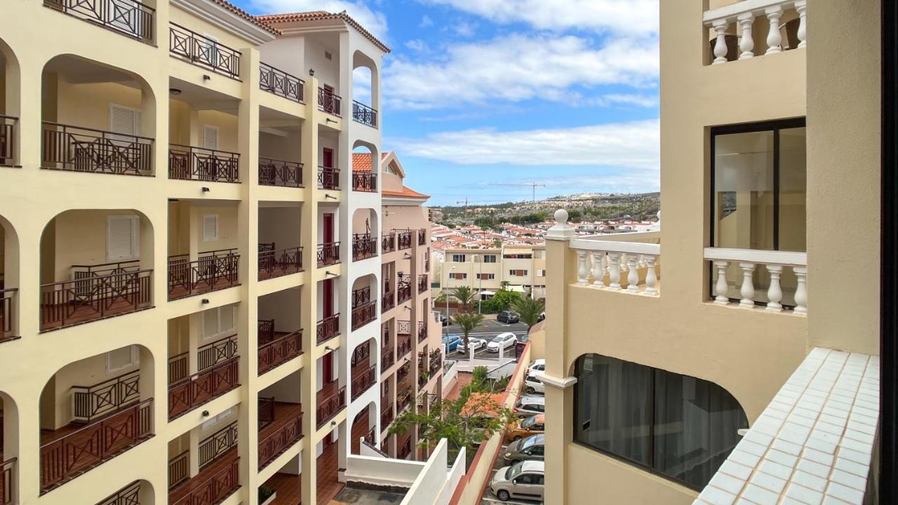 Korallia Guesthouse Castle Harbour Los Cristianos  Esterno foto